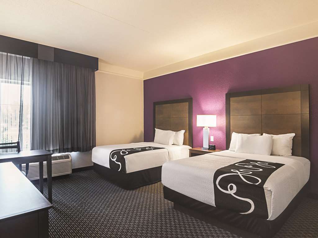 La Quinta By Wyndham Oklahoma City - Nw Expwy Room photo